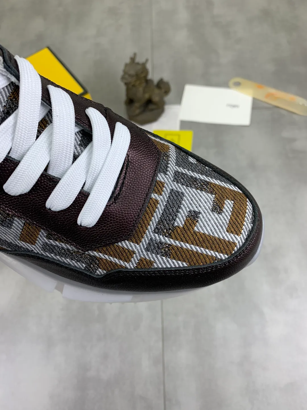 ​Men's shoes 💰P460 💰[New] Little Monster 🆘 New FENDI counter 🕶️🕶️Simple routing effect, showing an elegant and cool driving shoe 🎬Using imported calfskin + first-layer pigskin lining🐂Excellent material🎬Detailed workmanship 🤗Comfortable and comfortable on the feet. ​Pair it with any outfit to show your taste and temperament, low-key luxury ♻️Design ​simple and elegant ​noble and fashionable 🍃​Very loved and favored by trendy men 💓❤️size: 38-44 2️⃣colors available